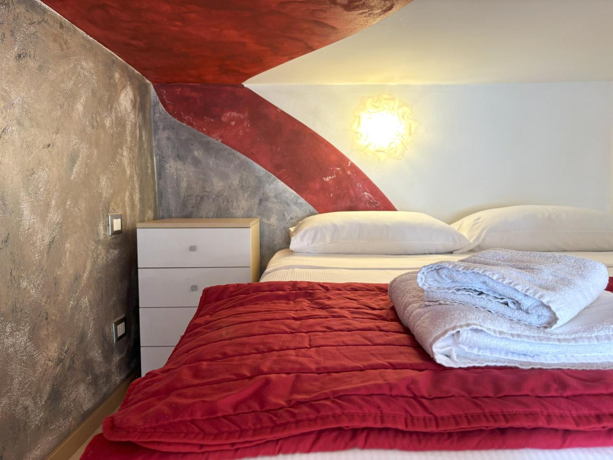 Red Velvet Apartment Trieste Exterior photo